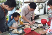 解梦大师“珍珠开蚌”走红 “Z世代”玩转传统产业的N种可能